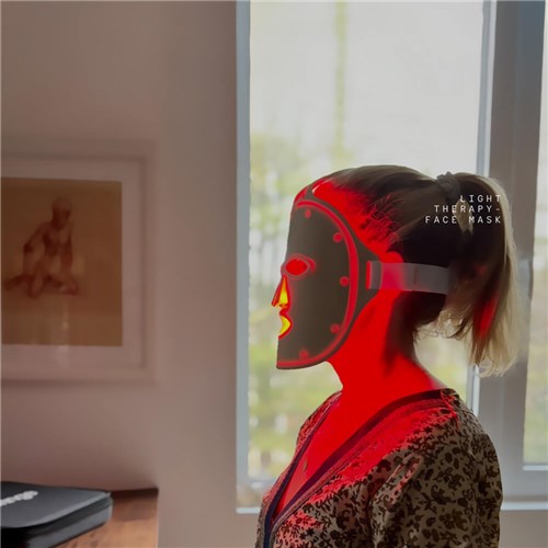 FR005-fringe-red-light-face-mask-1