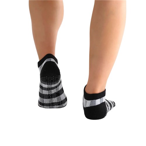 WEB-670043-move-active-monochrome-gingham-1